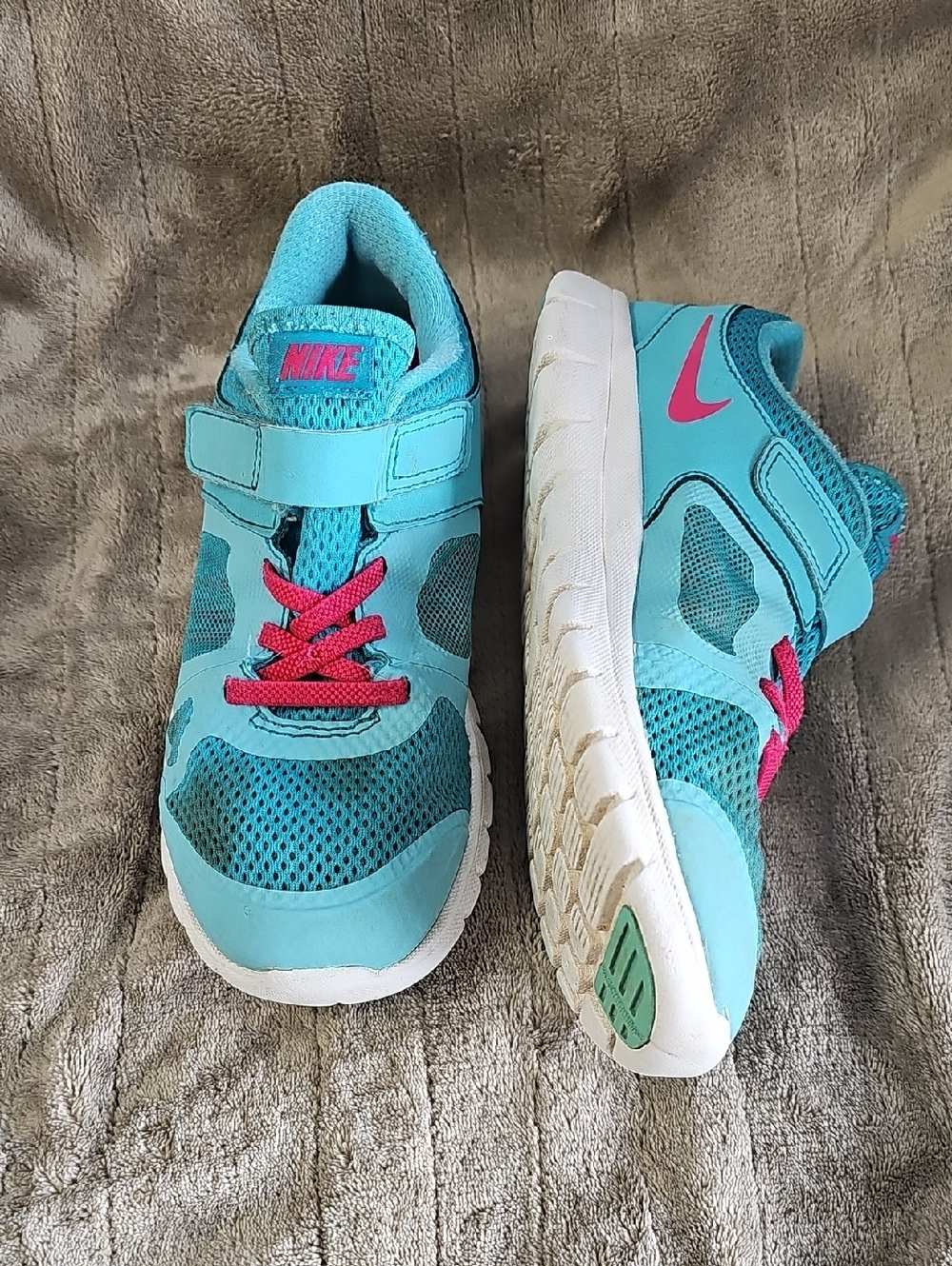 Nike Girls Teal and Pink Velcro Athletic Sneakers Youth 1.5
